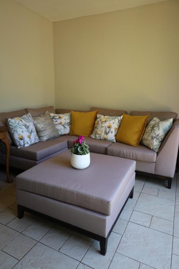 Mountain Rose Guesthouse Louis Trichardt Εξωτερικό φωτογραφία